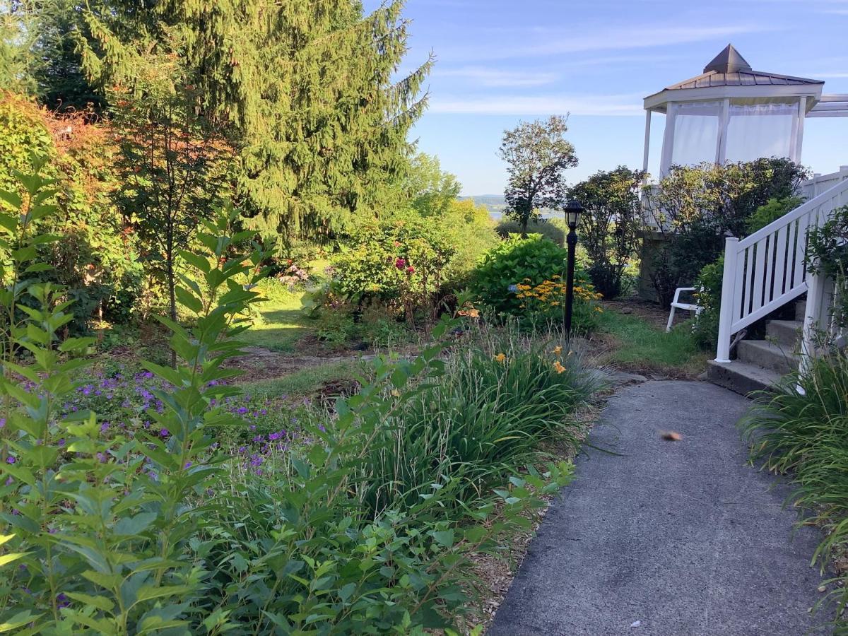 Les Saisons Du Fleuve Bed & Breakfast Lotbiniere Bagian luar foto