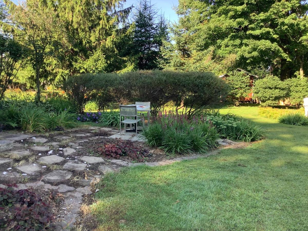 Les Saisons Du Fleuve Bed & Breakfast Lotbiniere Bagian luar foto