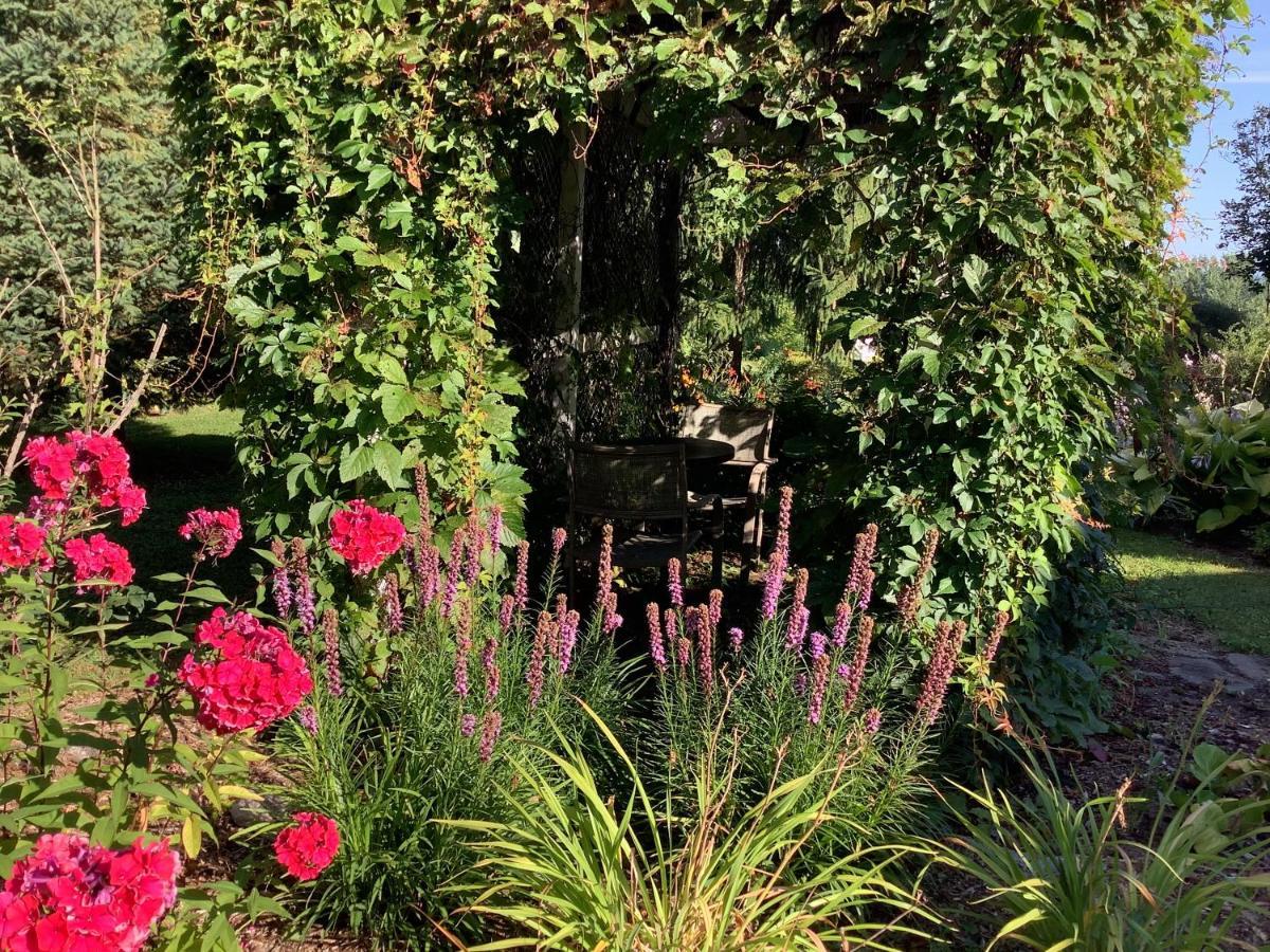 Les Saisons Du Fleuve Bed & Breakfast Lotbiniere Bagian luar foto
