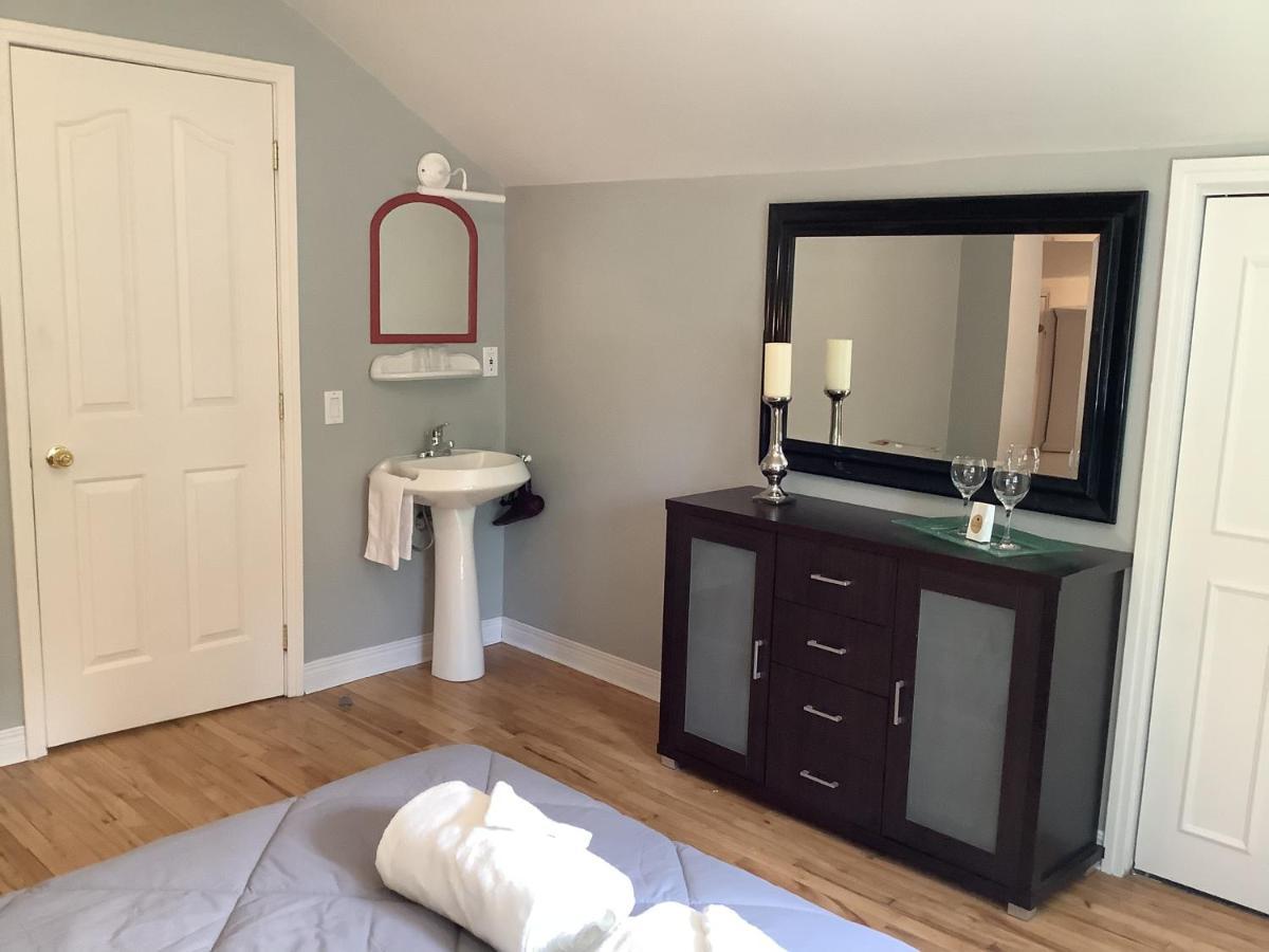 Les Saisons Du Fleuve Bed & Breakfast Lotbiniere Bagian luar foto
