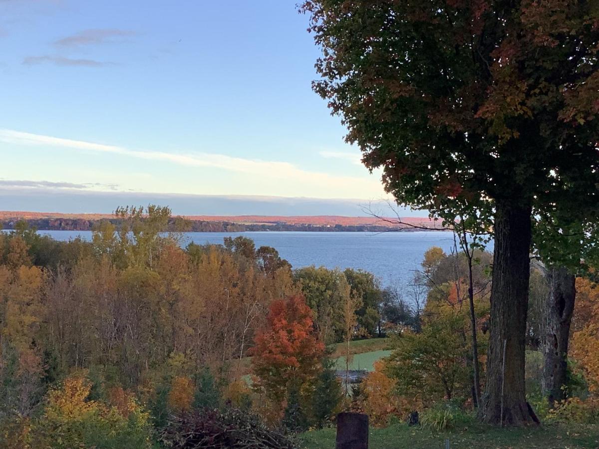 Les Saisons Du Fleuve Bed & Breakfast Lotbiniere Bagian luar foto