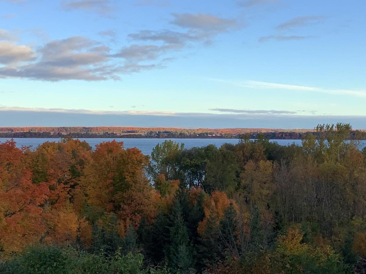Les Saisons Du Fleuve Bed & Breakfast Lotbiniere Bagian luar foto
