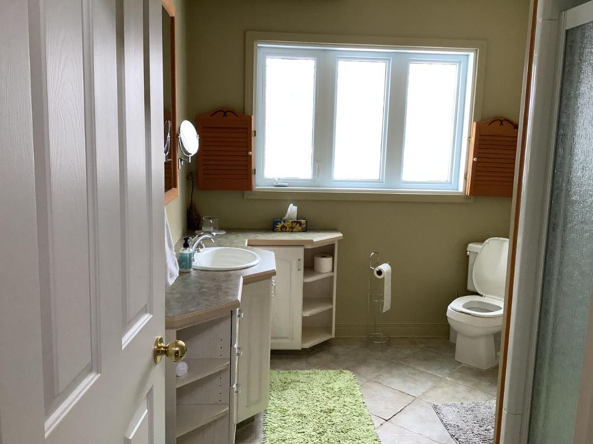 Les Saisons Du Fleuve Bed & Breakfast Lotbiniere Bagian luar foto